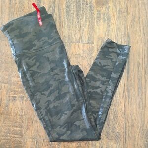 Spanx Black Camouflage Legging - XL